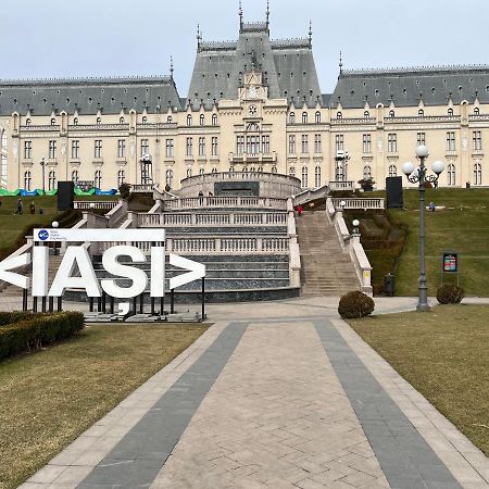 Palas Apartment Iasi Esterno foto