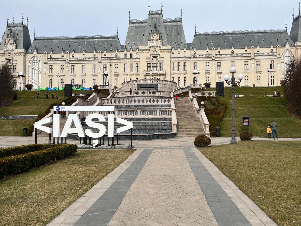 Palas Apartment Iasi Esterno foto